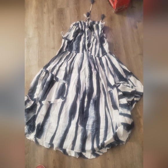 Dress - Picture 3 of 5